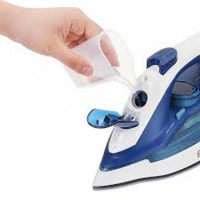 Lina Store Home appliance plastic electric steam iron with ceramic plate
