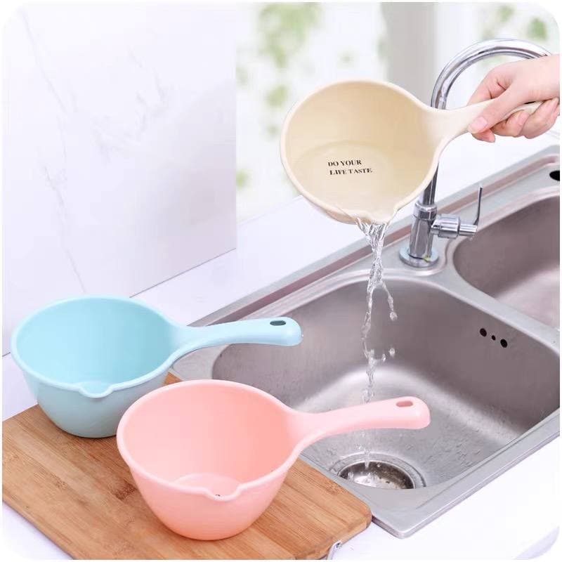 Plastic Water Ladle Thicken Shower Bucket great for Bathing Kitchen Ladles  Bathroom Hair Washing Water Scoop 